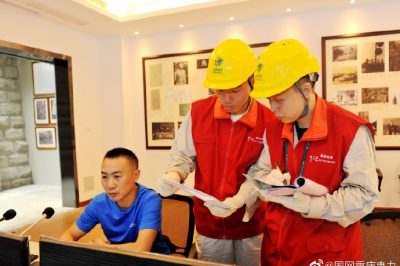 重庆市区供电公司到巴蜀中学开展安全用电检查