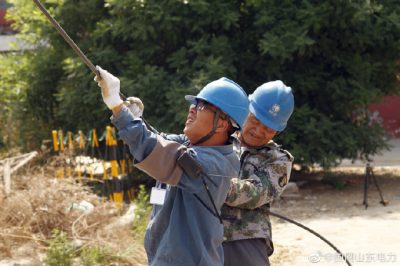 陵城电力：10千伏前雨线进行升级改造作业