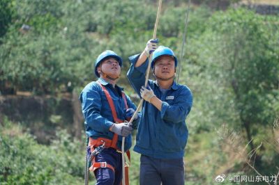 让路民生改电线 道路畅通保供电