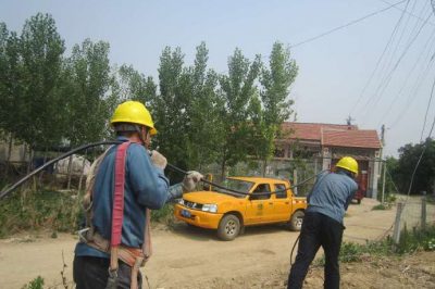 沂水供电公司对马站镇姚洼村进行设备升级改造