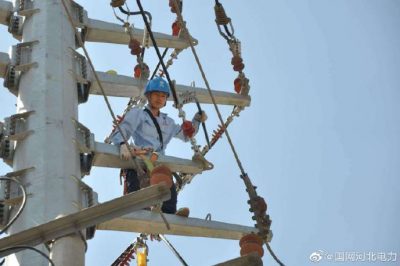 清河供电公司在电网补强线路0855线路上工作
