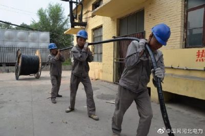 元氏供电公司对城区重载配变进行改造