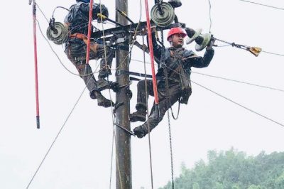 攸县电力公司：全力开展电力恢复工作