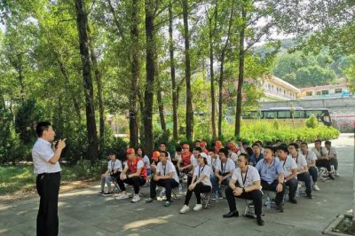寻找红色记忆 重走革命圣地 他们从“延安精神”中汲取力量