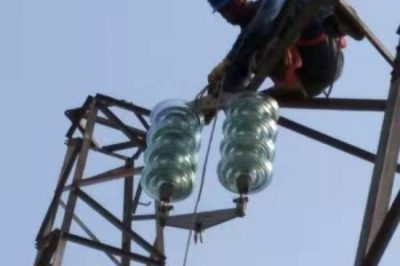 铜川供电公司采用环形绳牵引新导线方式迁改35千伏线路