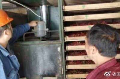 凤县供电公司义务花椒种植户漏电保护器、室内线路等用电设备