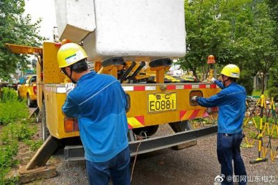 带电消缺除隐患 企业用电更安全