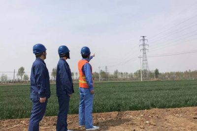 唐县供电公司进行线路巡视，消除线路设备隐患