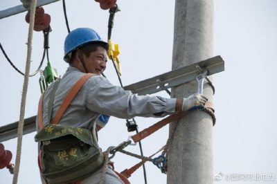 衡水市冀州区供电公司为门庄乡丁家庄村进行配变增容