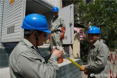 10KV配电线路开展线路故障指示器加装工作