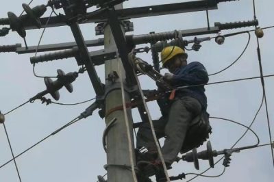 乐至县供电公司抢修9条10kV线路复电将停电影响降到最低