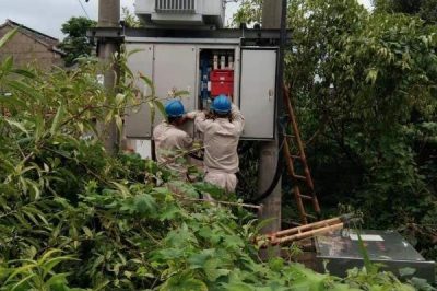 丹阳市供电公司更换安装TTU（配电变压器监测终端）