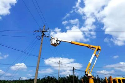 莱阳市供电公司对10千伏西留线、10千伏张庄线进行集中带电消缺