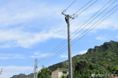 青州市供电公司在10千伏富旺线进行农网升级改造