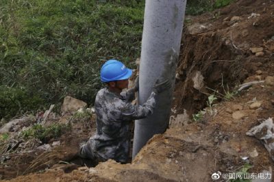 龙口市供电公司在10千伏盛家村二台区新建工程施工