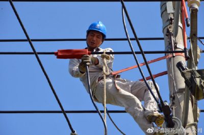 太仓市供电公司对浮桥镇方桥村10千伏九明线进行迁移