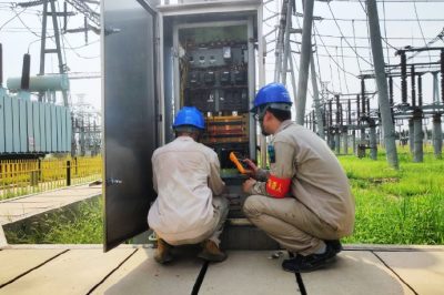 古林220千伏变电站检查端子箱封堵情况与加热驱潮装置运行工况