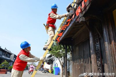 连夜送电冲任务 护航电网迎大庆
