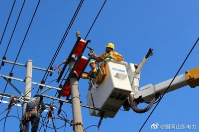 阳信县供电公司在10千伏雷家线带电作业