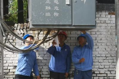 唐县供电公司排查变压器设备隐患
