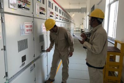110千伏张甸变II段母线停役进行开关柜尺寸测量