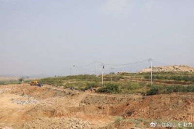 新台高速平邑出口处加快10千伏线路迁改工作
