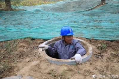 梁山县供电公司为梁山县文化中心敷设第5段电缆