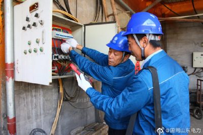 寺头镇山楂冷风库进行用电设备检查