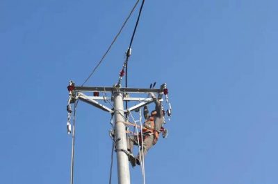 小徐五湖村农网设施进行施工改造