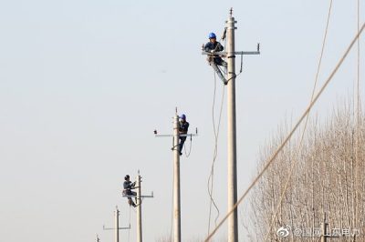 邹平市供电公司对实户农支线开展改造工作