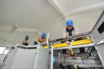 金湖县供电公司假日施工保用户新年顺利入住
