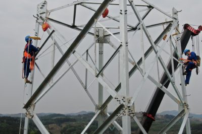 800千伏雅江线湖南段铁塔组立首基试点顺利实施