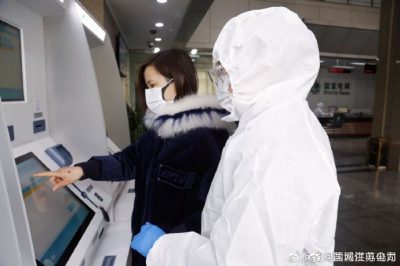 营业厅女工抗疫庆“三八” 坚守工作岗位