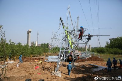 加快施工组立铁塔 保障电网供电可靠