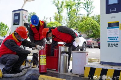 节前检查充电桩 保障市民出行无忧