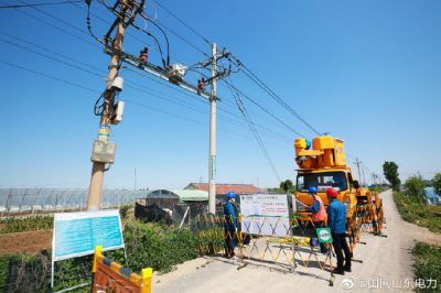 10千伏线路电杆带电加装绝缘包封