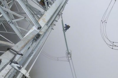 迷雾里高空走线，还碰上38°大下坡……太难了