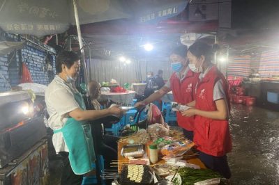 “电小二”进夜市，让地摊亮起来