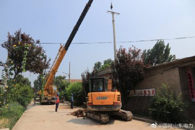 东阿县供电公司进行线路改造工程