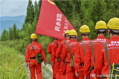 重庆送变电公司运检小分队奋战在迎峰度夏保供电的第一线