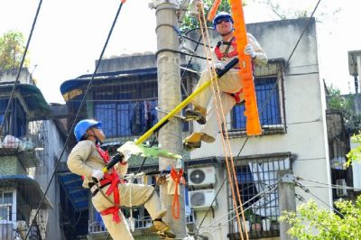 高温集训 苦练本领备战“巴渝工匠”杯技能竞赛