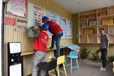针对校园内配电设施和老、旧用电线路进行检查和维护