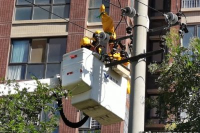 带电更换老旧跌落式熔断器1组