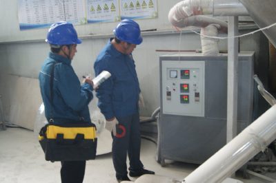 对客户的配电盘、启动柜、电表箱、保护器、接地线等进行排查测试