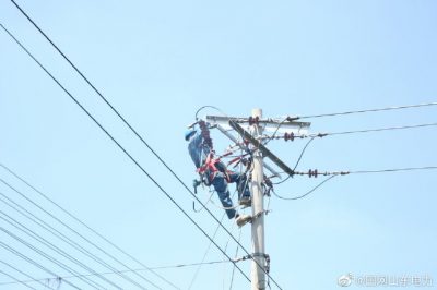 加快小区配电工程建设  保障居民用电无忧