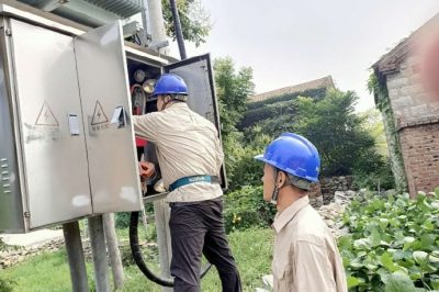 到西相村4号变，西相3号变进行设备运行隐患排查预控