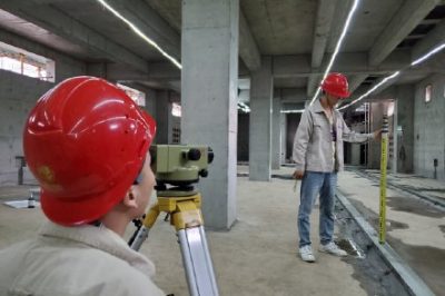 抽查在建变电工程5项，线路工程4项