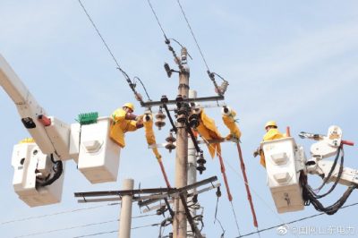 带电检修除隐患 迎峰度冬保安全
