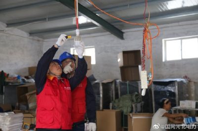 主动上门服务了解小微企业用电需求
