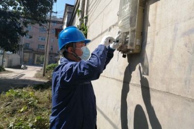 对辖区内低压用户，开展安全隐患排查工作